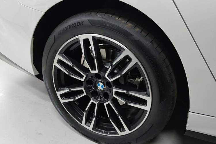 Used BMW 5 Series 2024 525Li M Sport Package Exterior 5