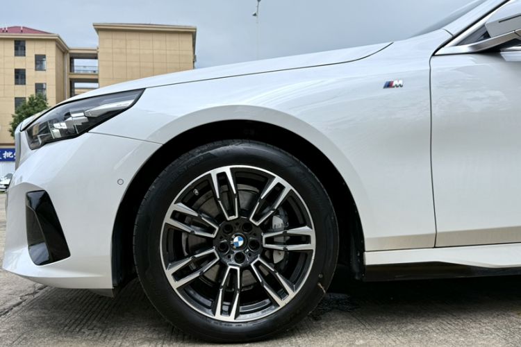 Used BMW 5 Series 2024 530Li Leading Model M Sport Package Exterior 8