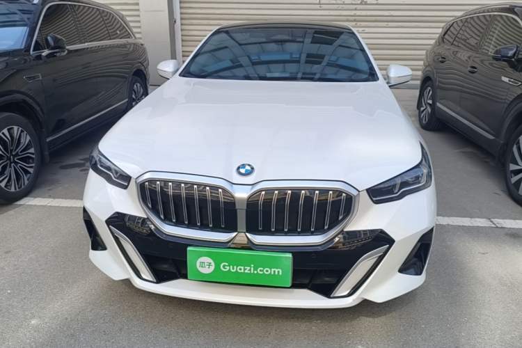 Used BMW 5 Series 2024 525Li M Sport Package Front