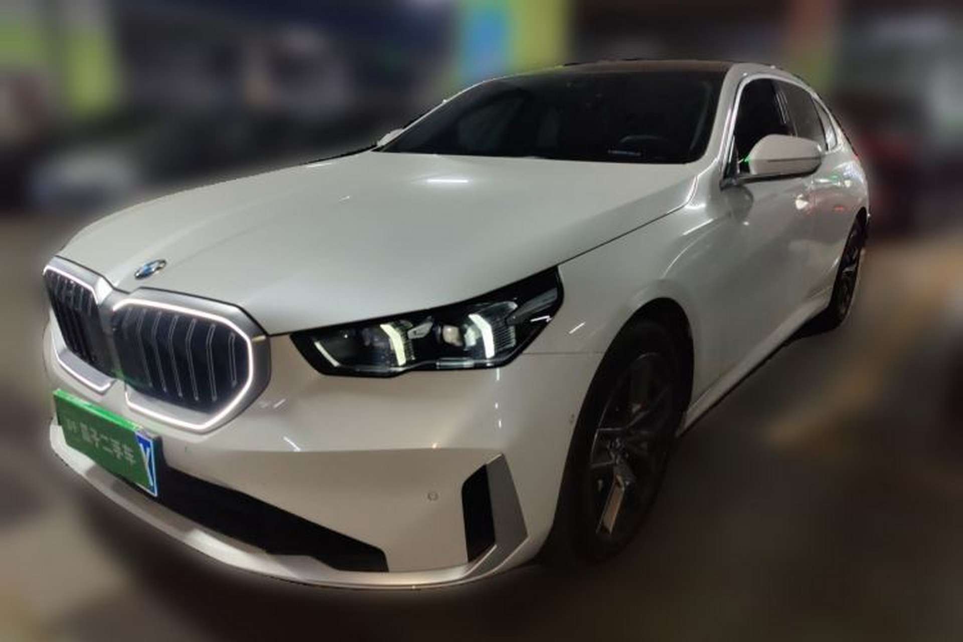 Used BMW 5 Series 2024 530Li Leading Luxury Package Front Left 45 Deg