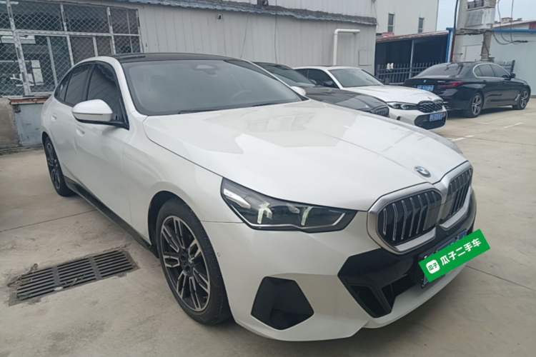 Used BMW 5 Series 2024 525i M Sport Package Front Right 45 Deg