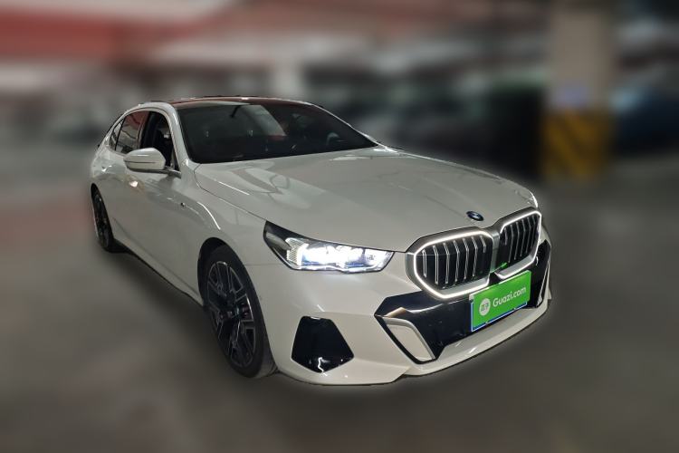 Used BMW 5 Series 2024 530Li Luxury Edition M Sport Package Front Right 45 Deg