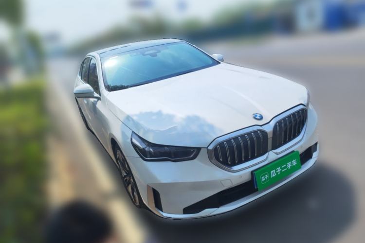Used BMW 5 Series 2024 530Li Luxury Package Premium Edition Front Right 45 Deg