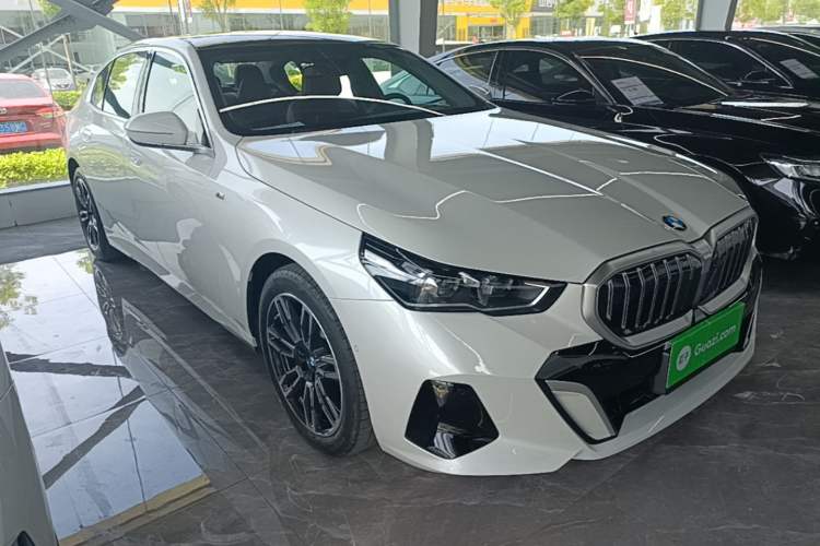 Used BMW 5 Series 2024 530Li xDrive M Sport Package Front Right 45 Deg