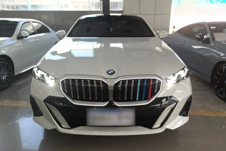 Used BMW 5 Series 2024 525Li M Sport Package Front
