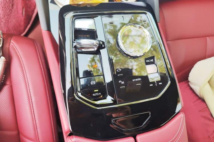 Used BMW 5 Series 2024 530Li Luxury Package Premium Edition Gear Lever