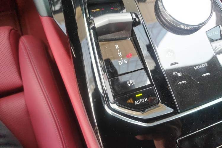 Used BMW 5 Series 2024 525i M Sport Package Gear Lever