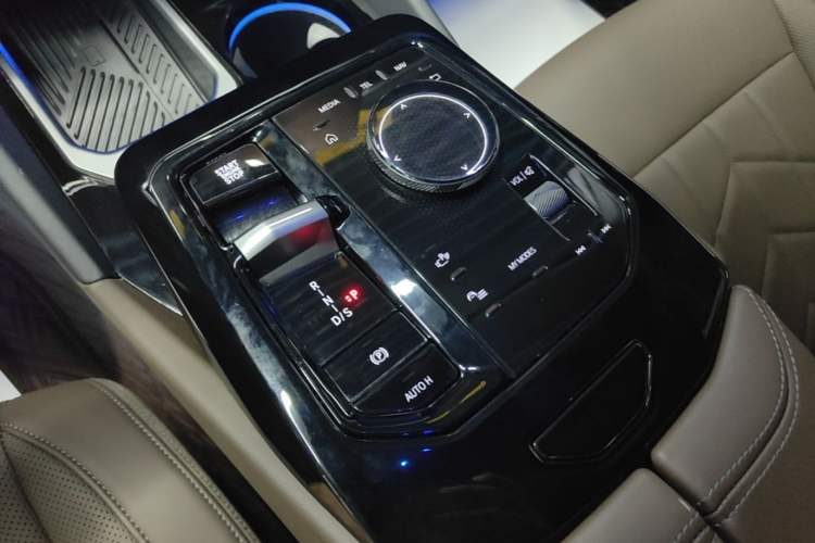 Used BMW 5 Series 2024 530Li Leading Model M Sport Package Gear Lever