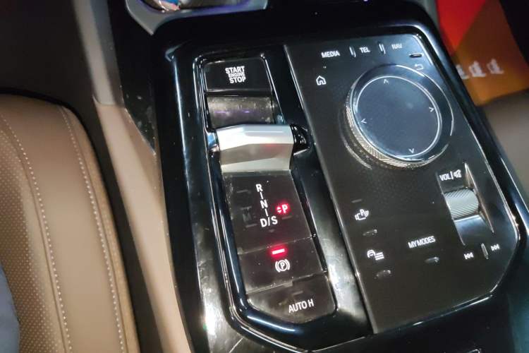 Used BMW 5 Series 2024 525Li Luxury Package Gear Lever
