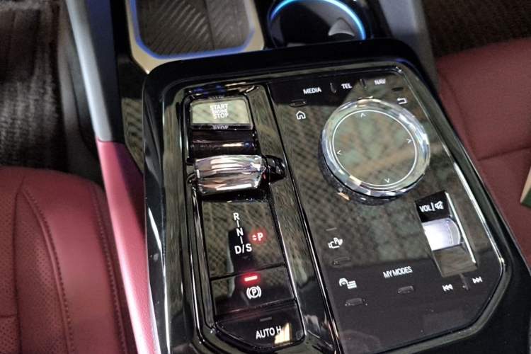 Used BMW 5 Series 2024 530Li Luxury Edition M Sport Package Gear Lever
