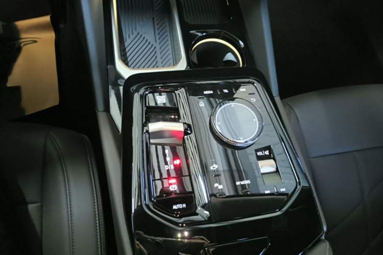 Used BMW 5 Series 2024 525Li M Sport Package Gear Lever