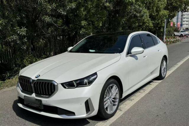 Used BMW 5 Series 2024 525Li Luxury Package
