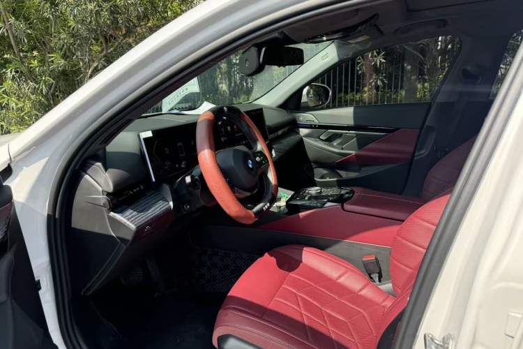 Used BMW 5 Series 2024 525Li Luxury Package Interior 1