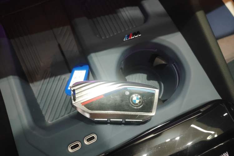 Used BMW 5 Series 2024 530Li Luxury Edition M Sport Package Interior 1