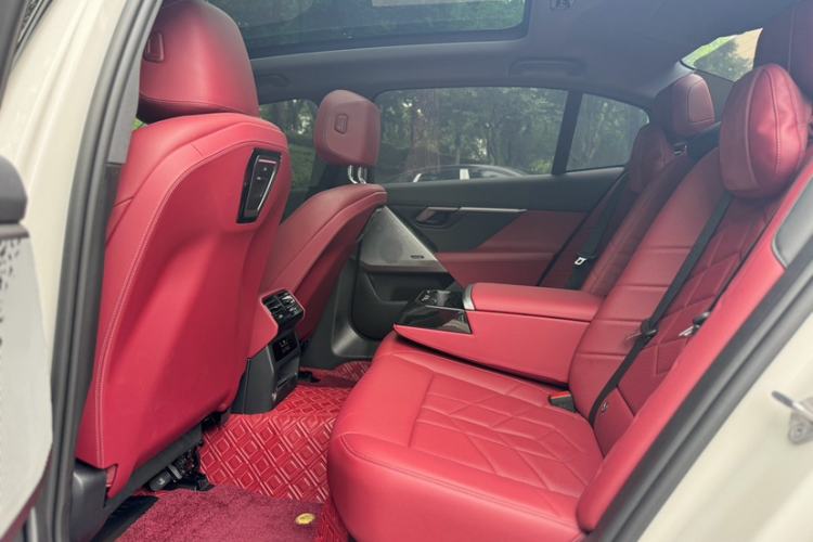Used BMW 5 Series 2024 530Li Leading Model M Sport Package Interior 4