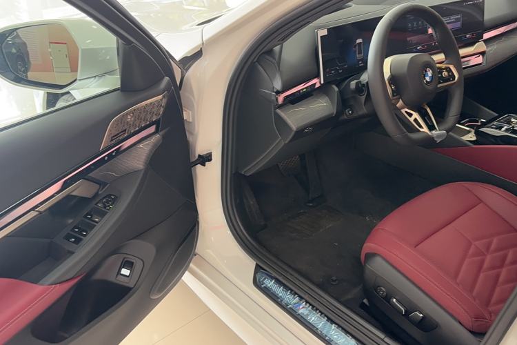 Used BMW 5 Series 2024 530Li Luxury Edition M Sport Package Interior 6