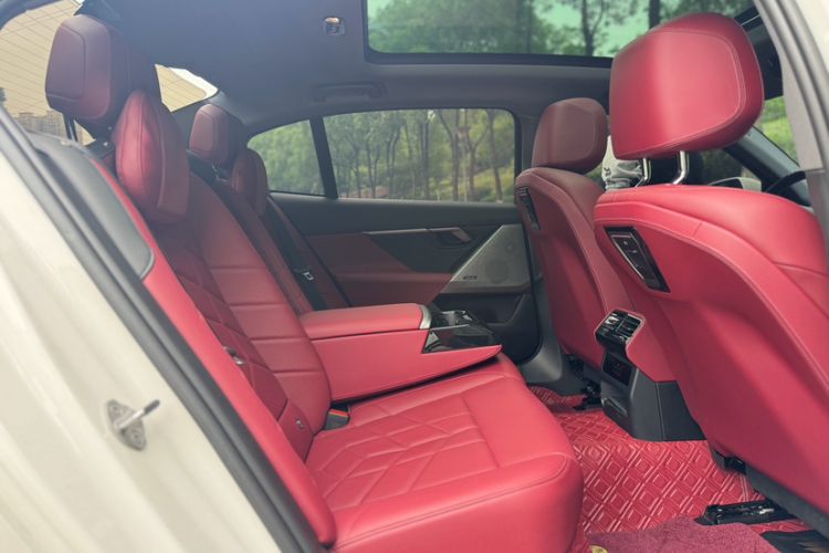 Used BMW 5 Series 2024 530Li Leading Model M Sport Package Interior 7