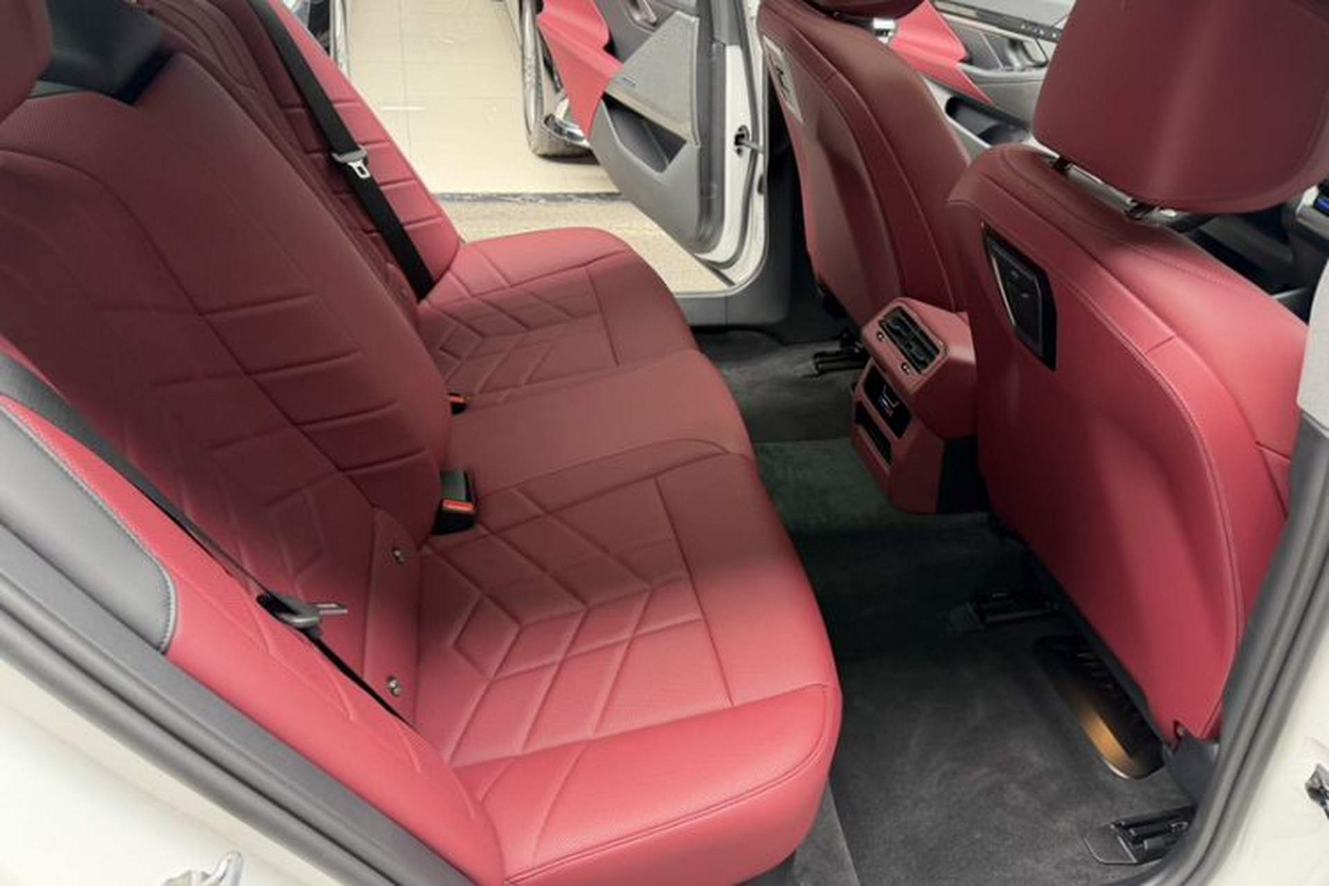 Used BMW 5 Series 2024 525Li M Sport Package Interior 7