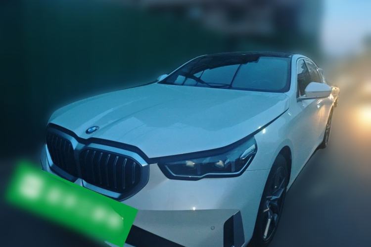 Używany BMW 5 Series 2024 530Li Leading Luxury Package Guazi used car, China used car export, Used car for sale, Used cars, Cheapest cars for sale