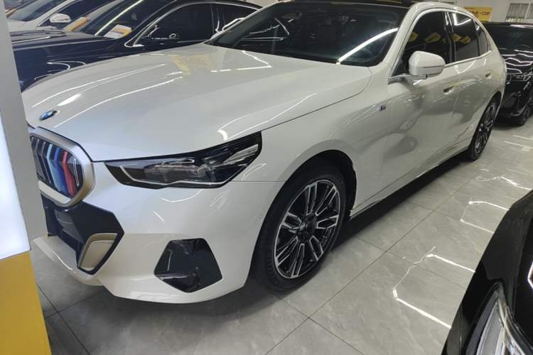 Used BMW 5 Series 2024 530Li Leading Model M Sport Package Guazi used car, China used car export, Used car for sale, Used  cars, Cheapest cars for sale