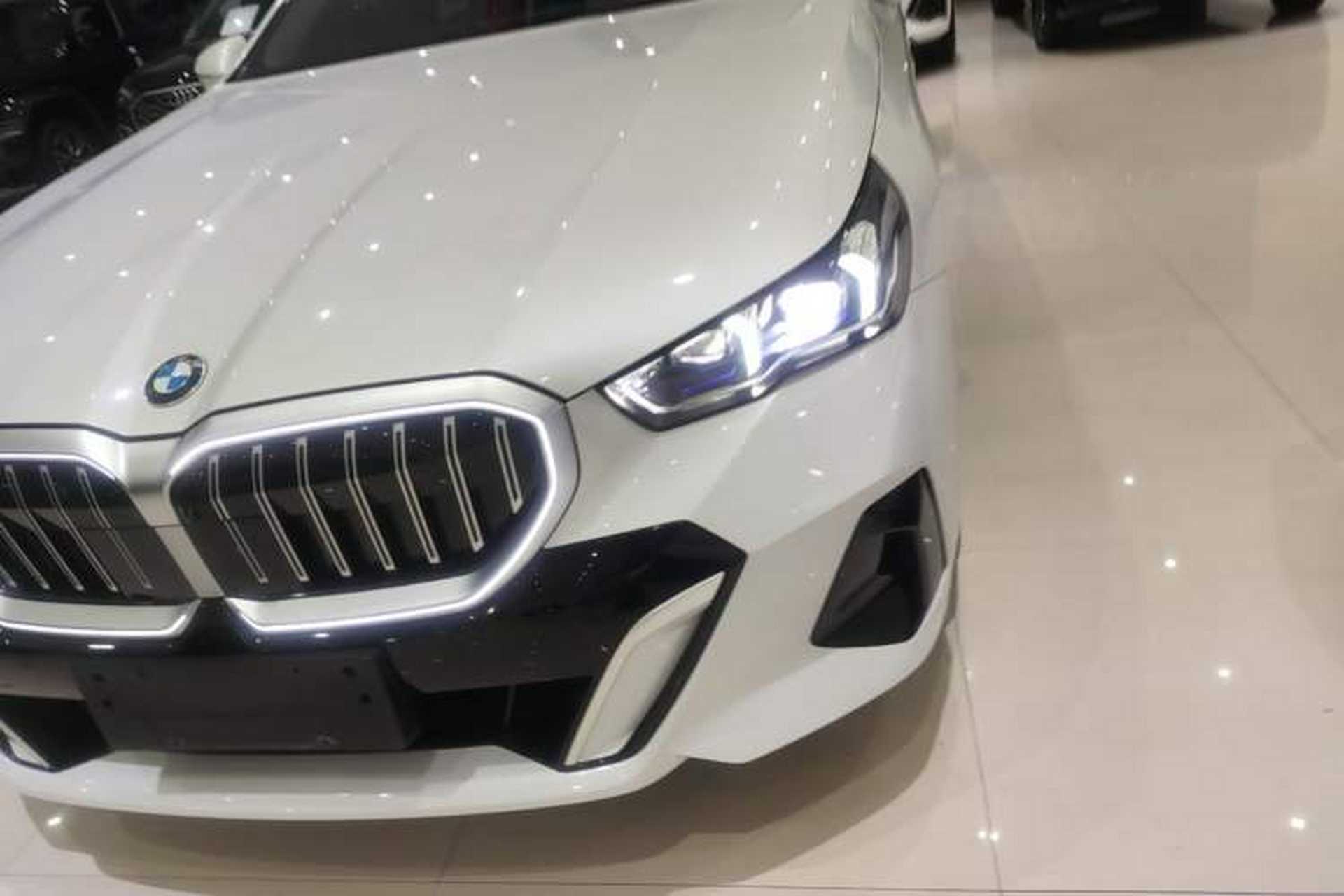 Used BMW 5 Series 2024 530Li Luxury Edition M Sport Package Left Front Headlight