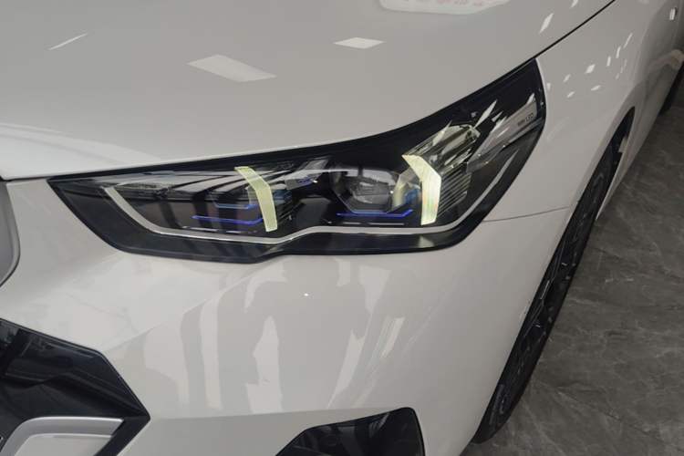 Used BMW 5 Series 2024 530Li Luxury Edition M Sport Package Left Front Headlight