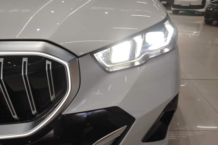 Used BMW 5 Series 2024 530Li Luxury Edition M Sport Package Left Front Headlight