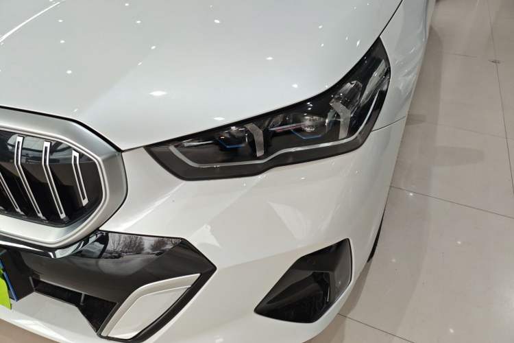 Used BMW 5 Series 2024 530Li Luxury Edition M Sport Package Left Front Headlight