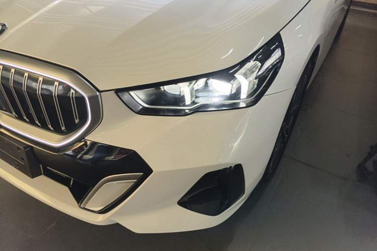 Used BMW 5 Series 2024 525Li M Sport Package Left Front Headlight