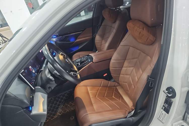 Used BMW 5 Series 2024 525Li M Sport Package Left Front Seat