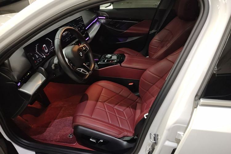 Used BMW 5 Series 2024 525Li M Sport Package Left Front Seat