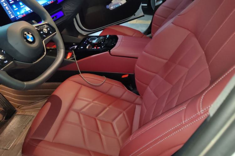 Used BMW 5 Series 2024 530Li Leading Luxury Package Left Front Seat