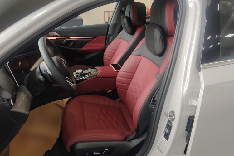 Used BMW 5 Series 2024 530Li Luxury Edition M Sport Package Left Front Seat