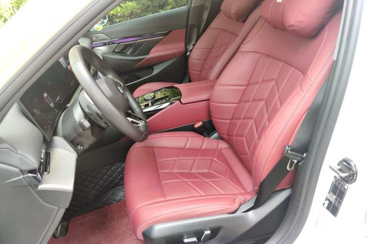 Used BMW 5 Series 2024 525Li M Sport Package Left Front Seat