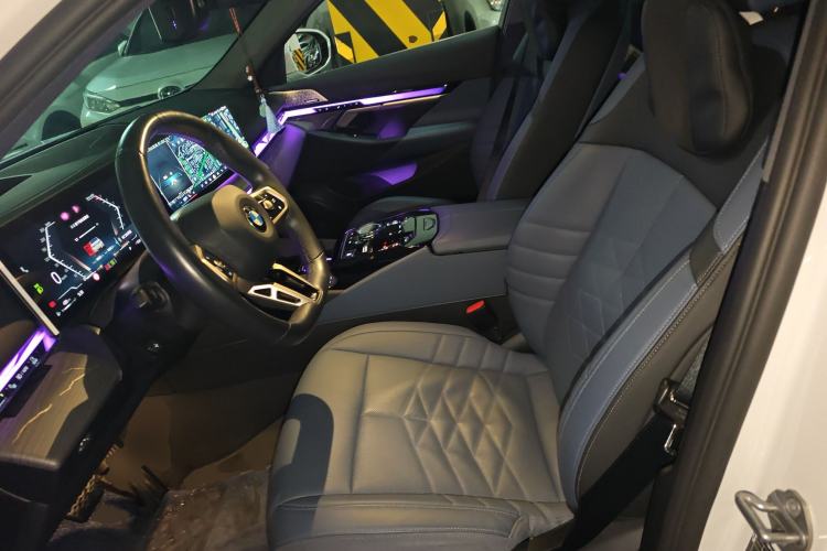 Used BMW 5 Series 2024 530Li Luxury Edition M Sport Package Left Front Seat