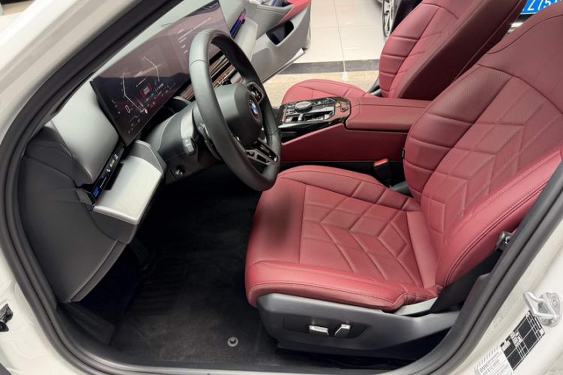Used BMW 5 Series 2024 525Li M Sport Package Left Front Seat