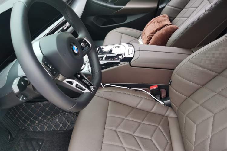 Used BMW 5 Series 2024 525Li M Sport Package Left Front Seat
