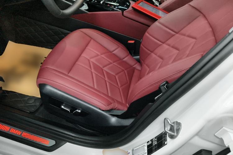 Used BMW 5 Series 2024 530Li Leading Luxury Package Left Front Seat