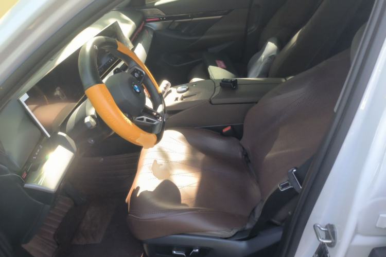 Used BMW 5 Series 2024 525Li M Sport Package Left Front Seat