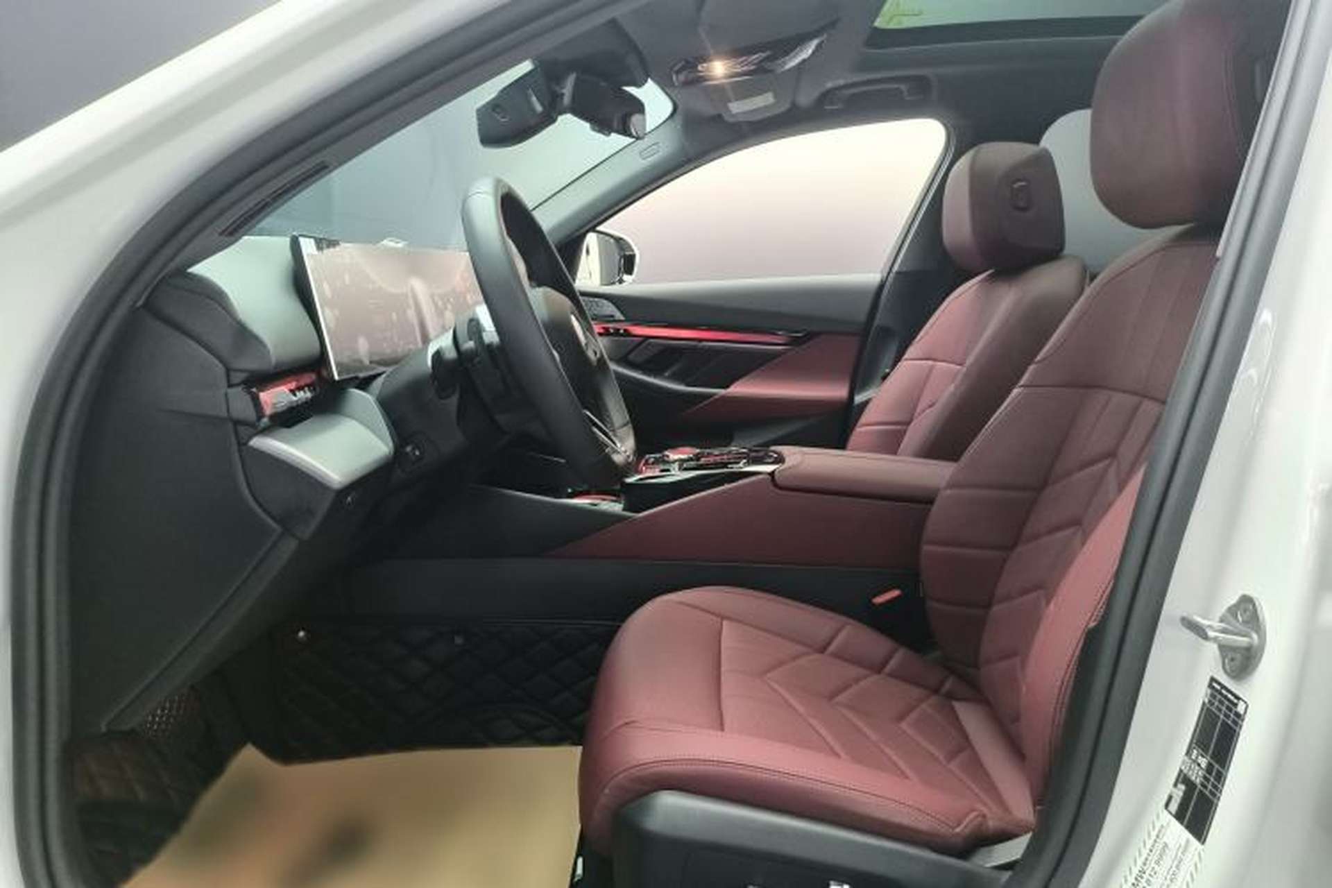 Used BMW 5 Series 2024 530Li Leading Model M Sport Package Left Front Seat