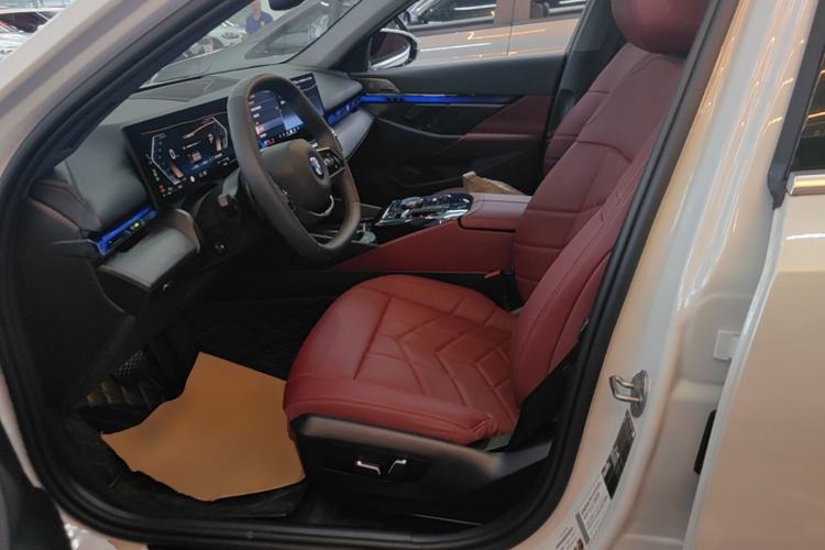 Used BMW 5 Series 2024 530Li Leading Luxury Package Left Front Seat