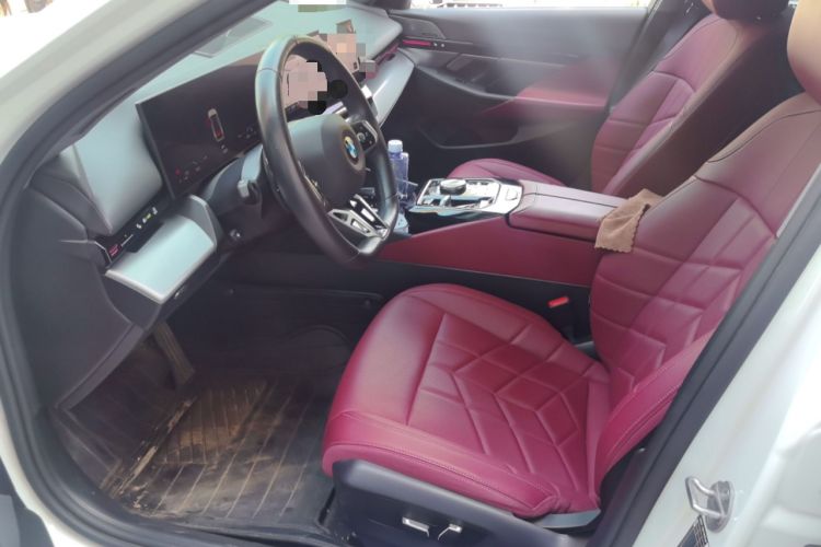 Used BMW 5 Series 2024 525Li M Sport Package Left Front Seat