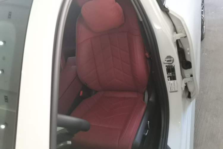 Used BMW 5 Series 2024 525Li M Sport Package Left Front Seat