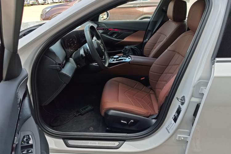 Used BMW 5 Series 2024 530Li Leading Luxury Package Left Front Seat