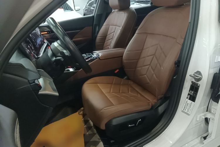 Used BMW 5 Series 2024 525Li M Sport Package Left Front Seat