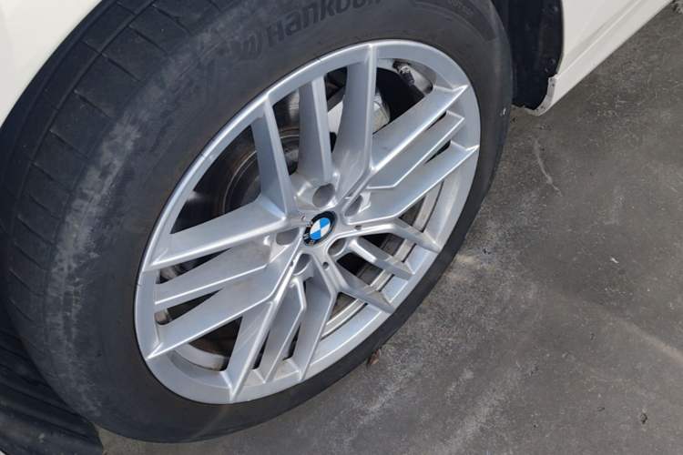Used BMW 5 Series 2024 525Li Luxury Package Left Front Wheel Hub