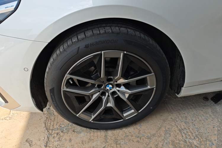 Used BMW 5 Series 2024 530Li Leading Luxury Package Left Front Wheel Hub
