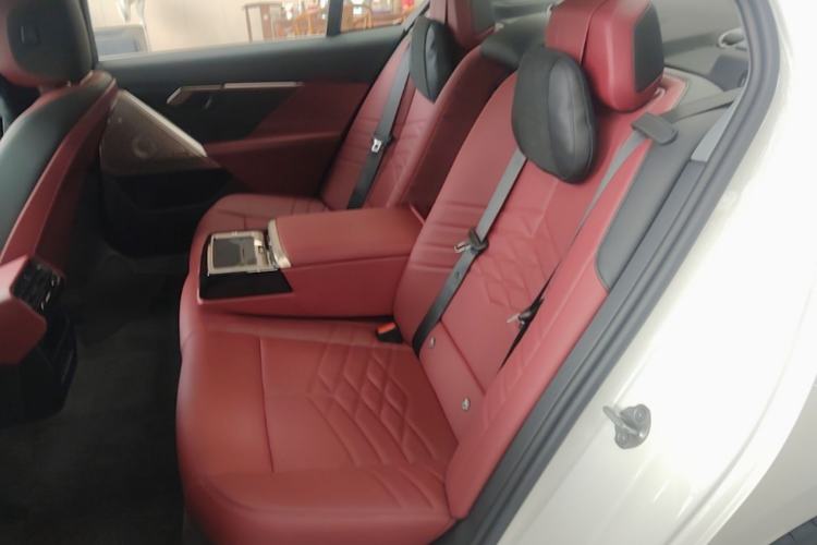 Used BMW 5 Series 2024 530Li Luxury Edition M Sport Package Left Rear Seat