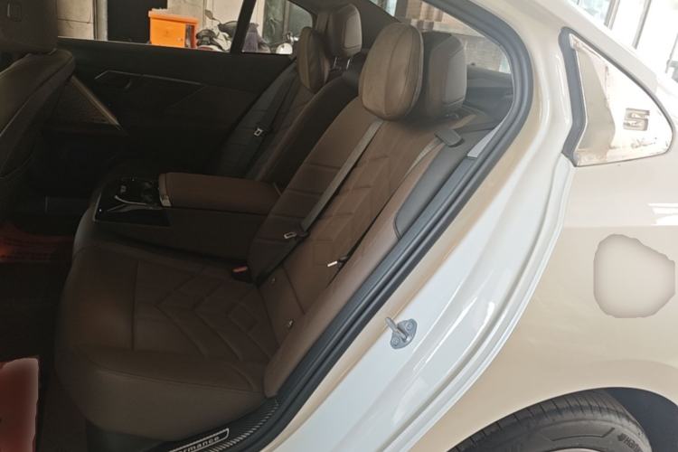 Used BMW 5 Series 2024 530Li Leading Luxury Package Left Rear Seat