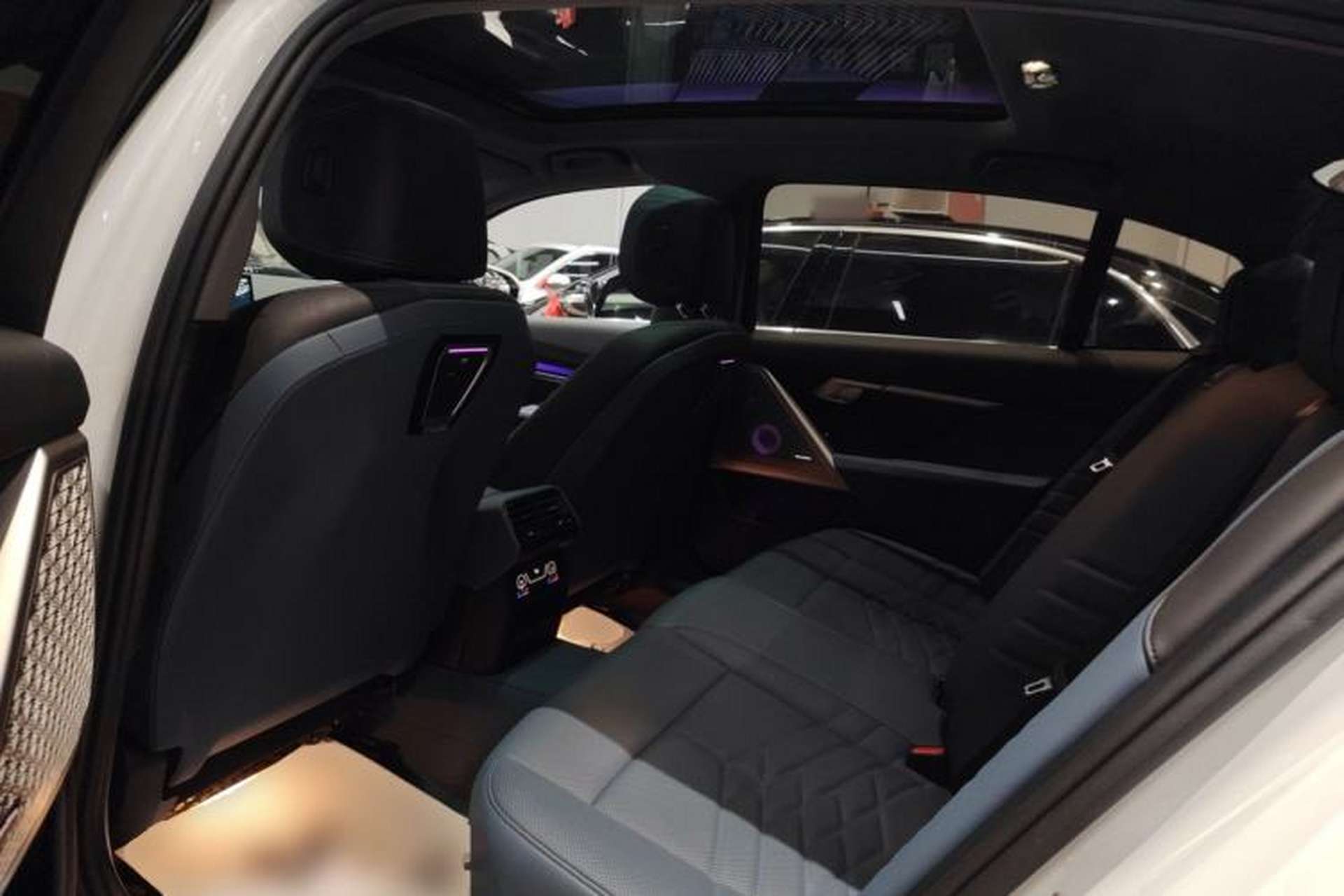 Used BMW 5 Series 2024 530Li Luxury Edition M Sport Package Left Rear Seat